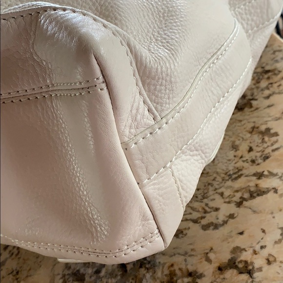 Authentic Michael Kors leather hobo bag. - Picture 5 of 8